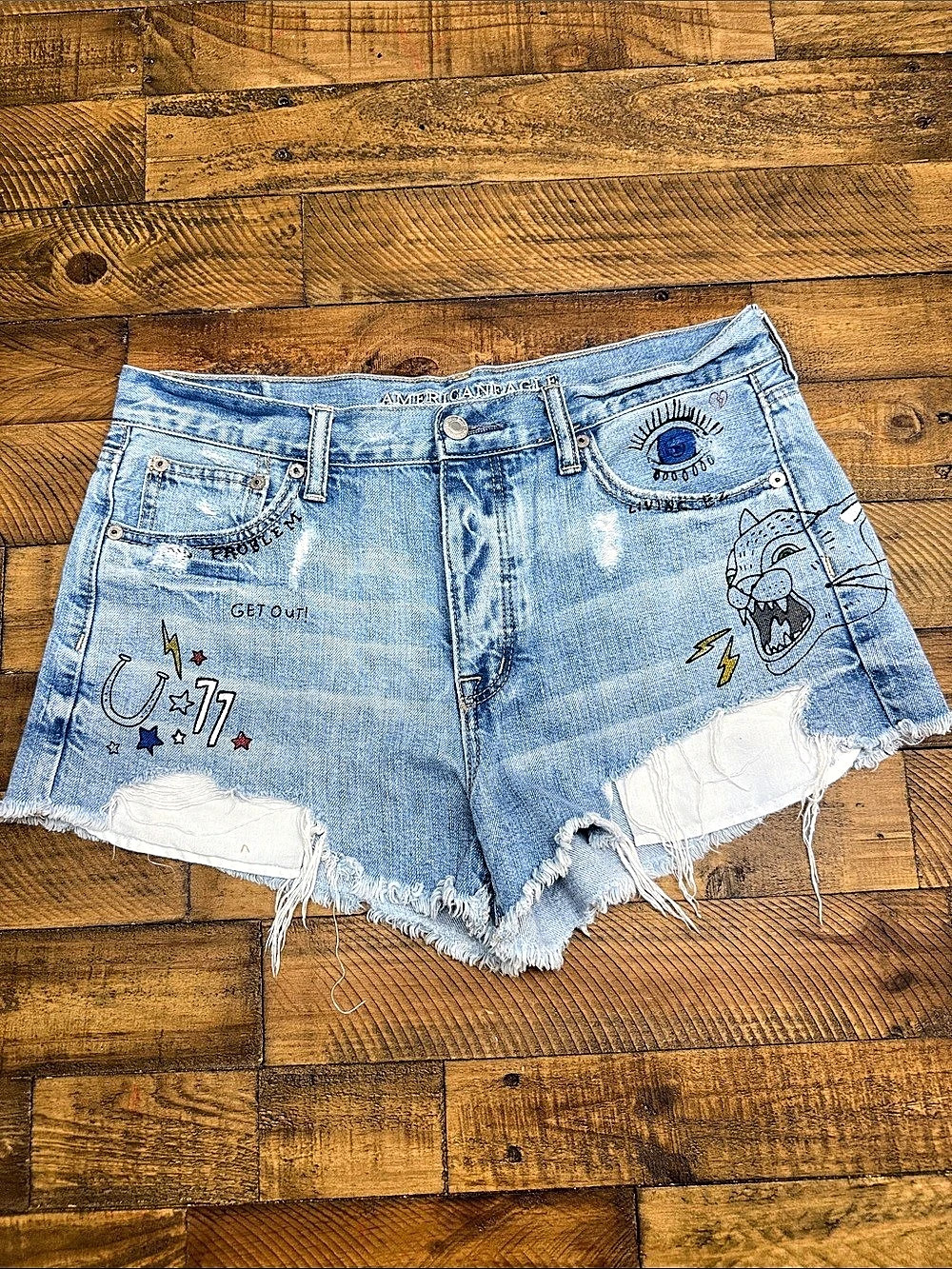 AE Distressed Embroidered Denim Shorts Size 10